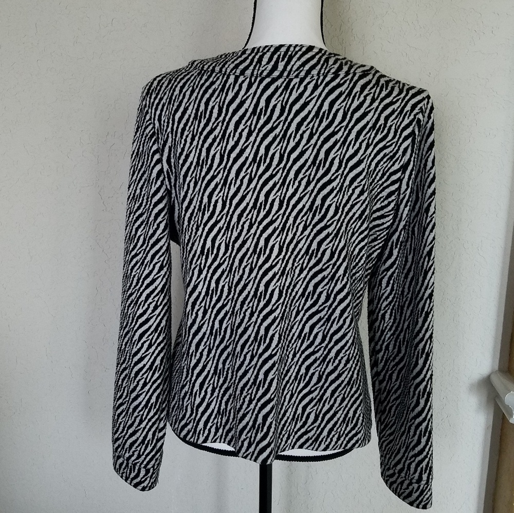 Classy Jacket - Picture 3 of 4
